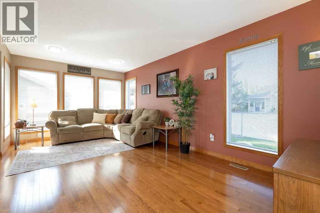 4344 60A Avenue Crescent - 8