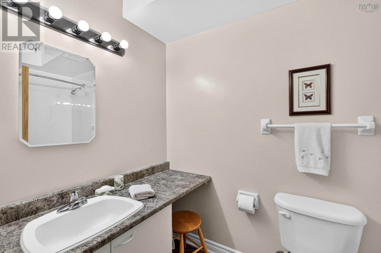 #211 15 Knightsridge Drive - 41
