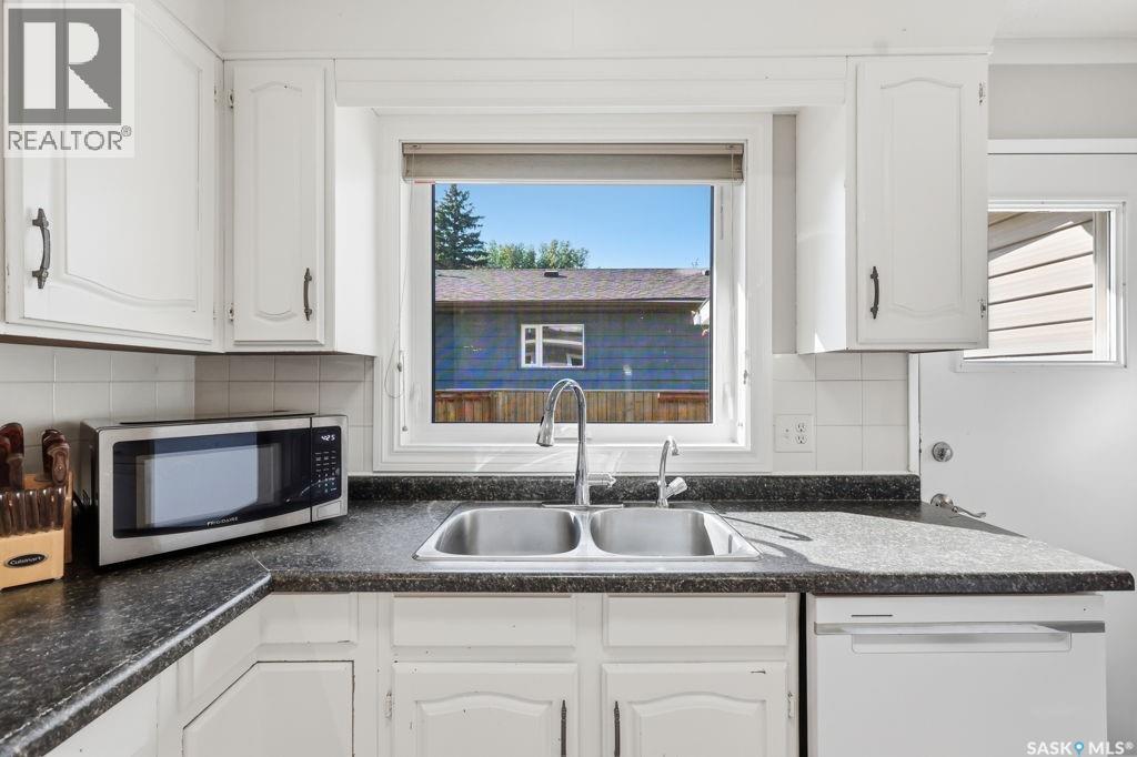 3806 Taylor STREET E - 5