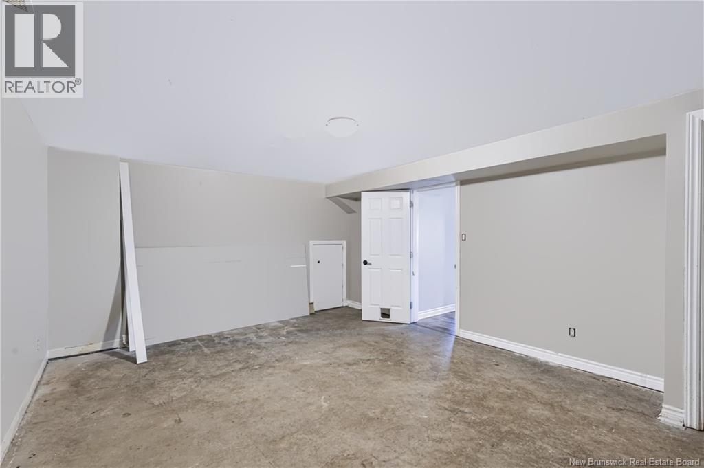 33 Hallihan Drive - 34