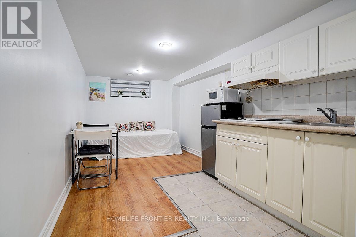 99 HARLANDALE AVENUE - Image 32