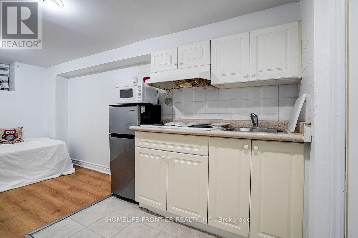 99 HARLANDALE AVENUE - Image 33