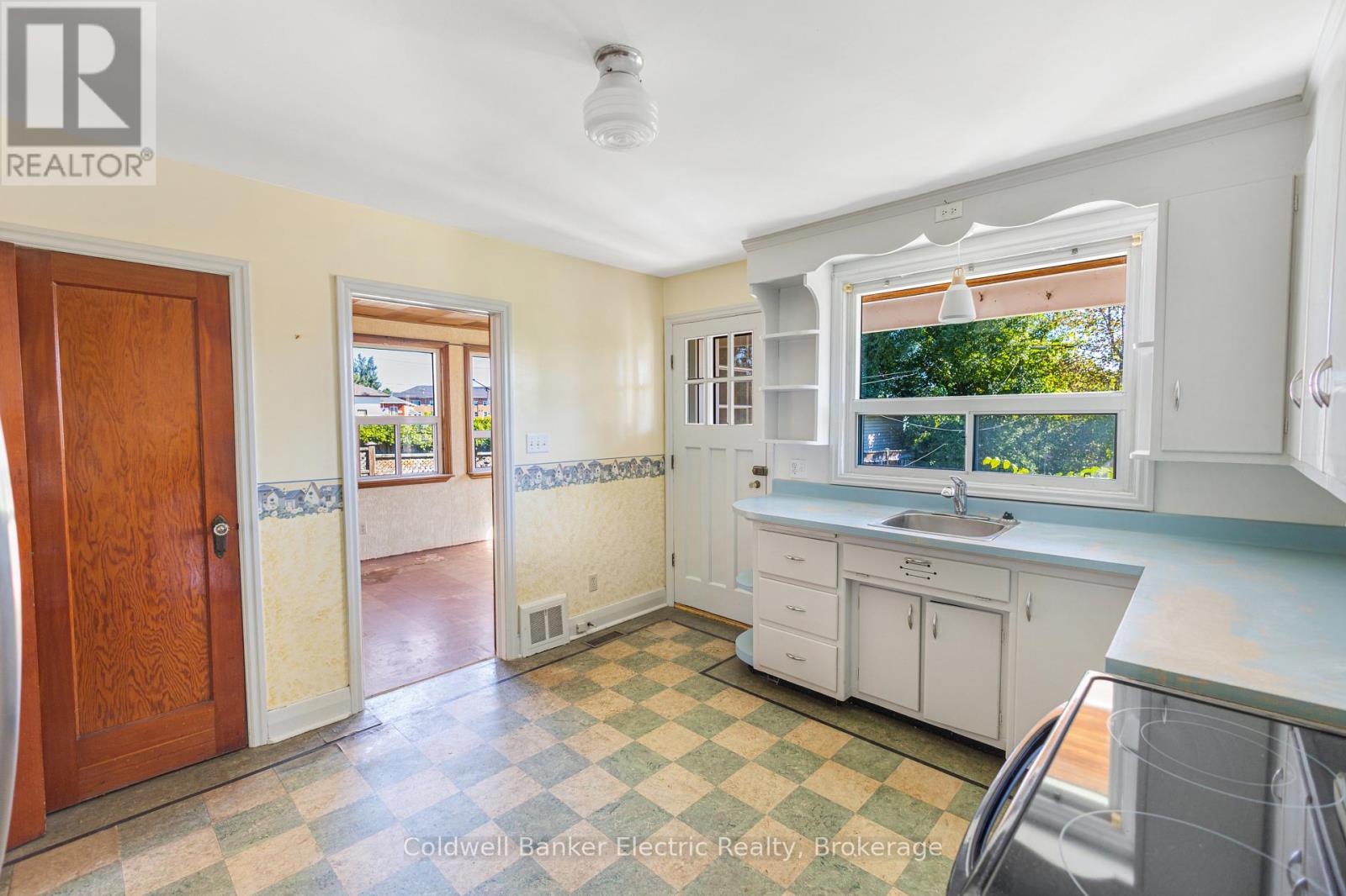 792 CURTIS ROAD - Image 10