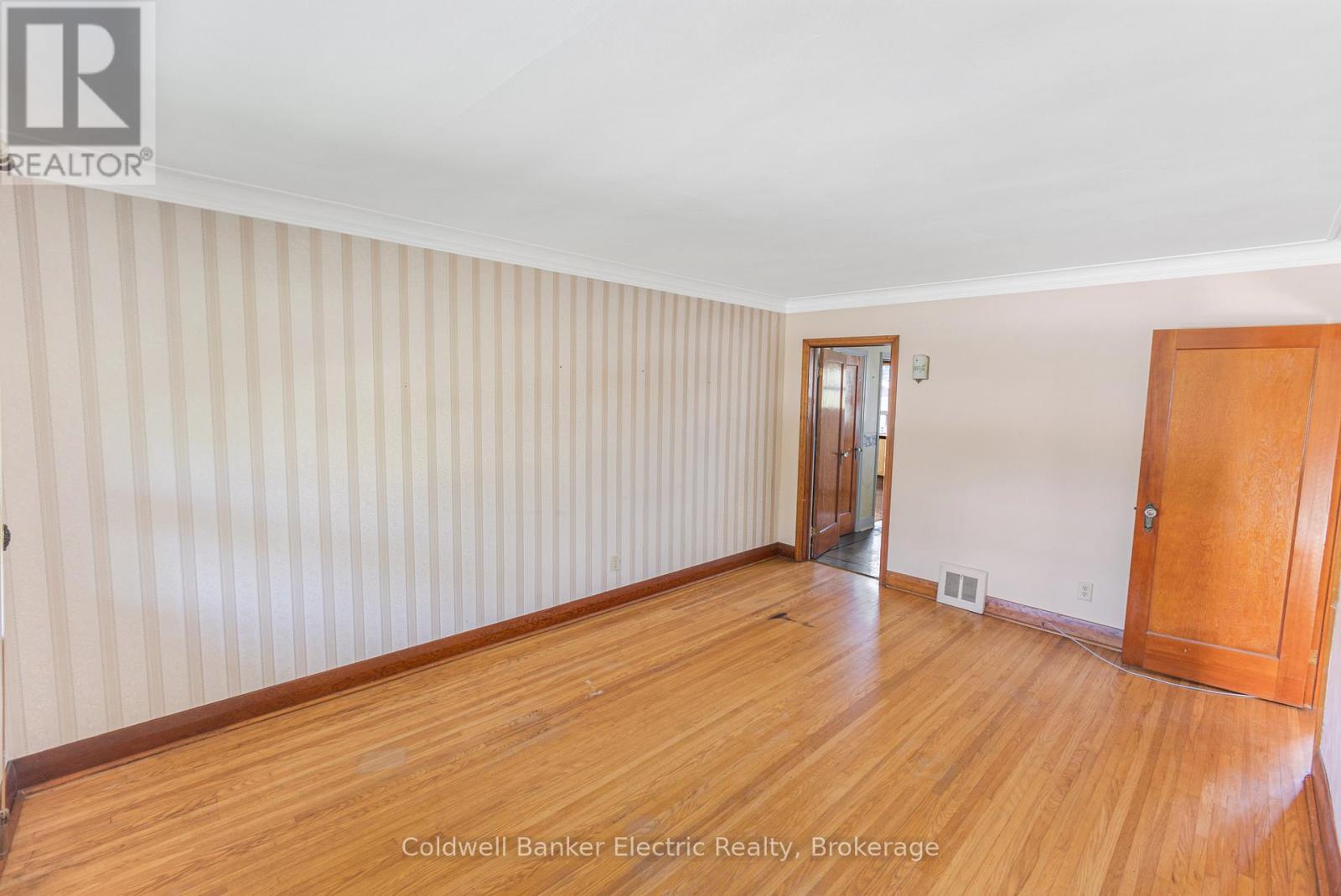 792 CURTIS ROAD - 5