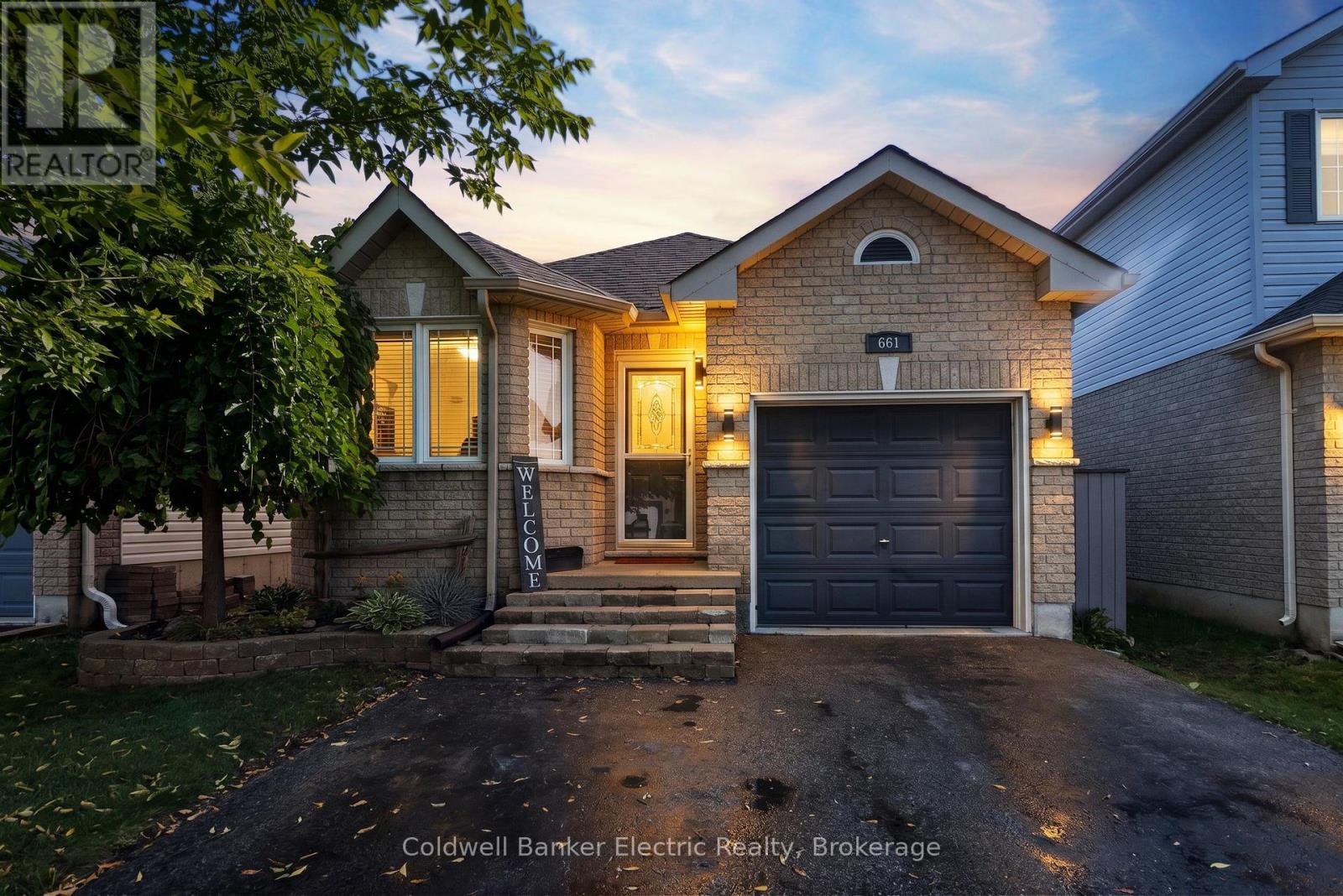 661 CLANCY CRESCENT - 1
