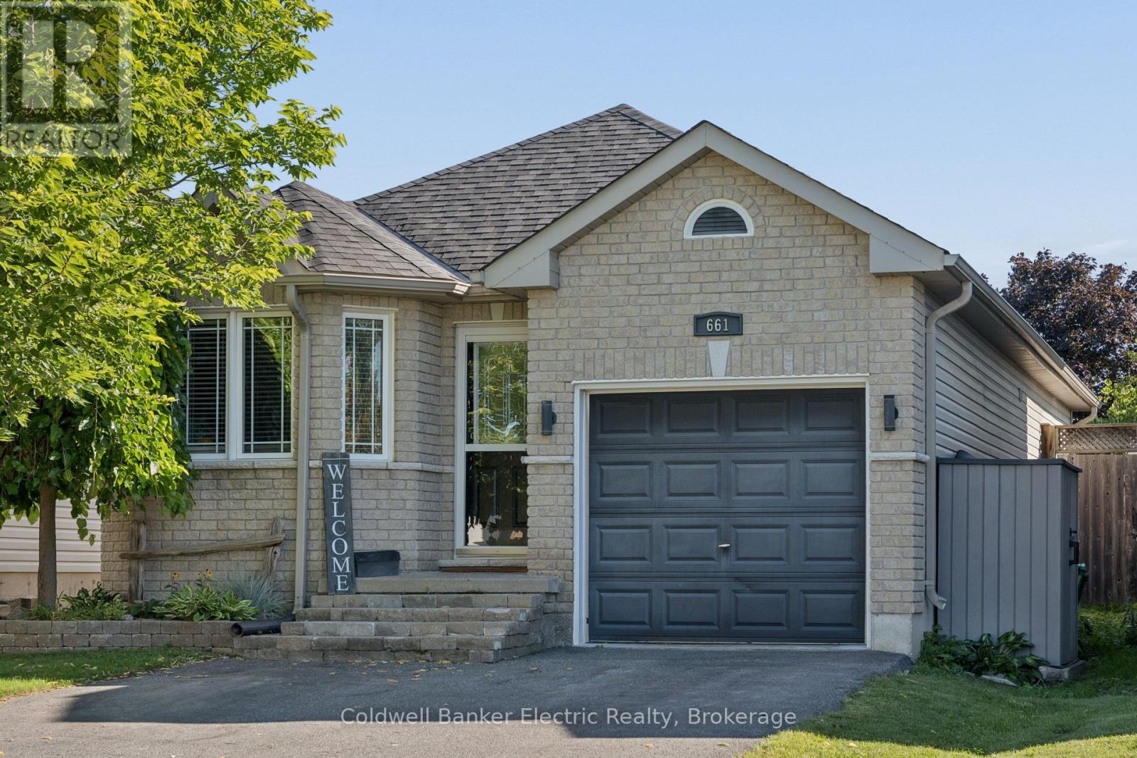 661 CLANCY CRESCENT - 2