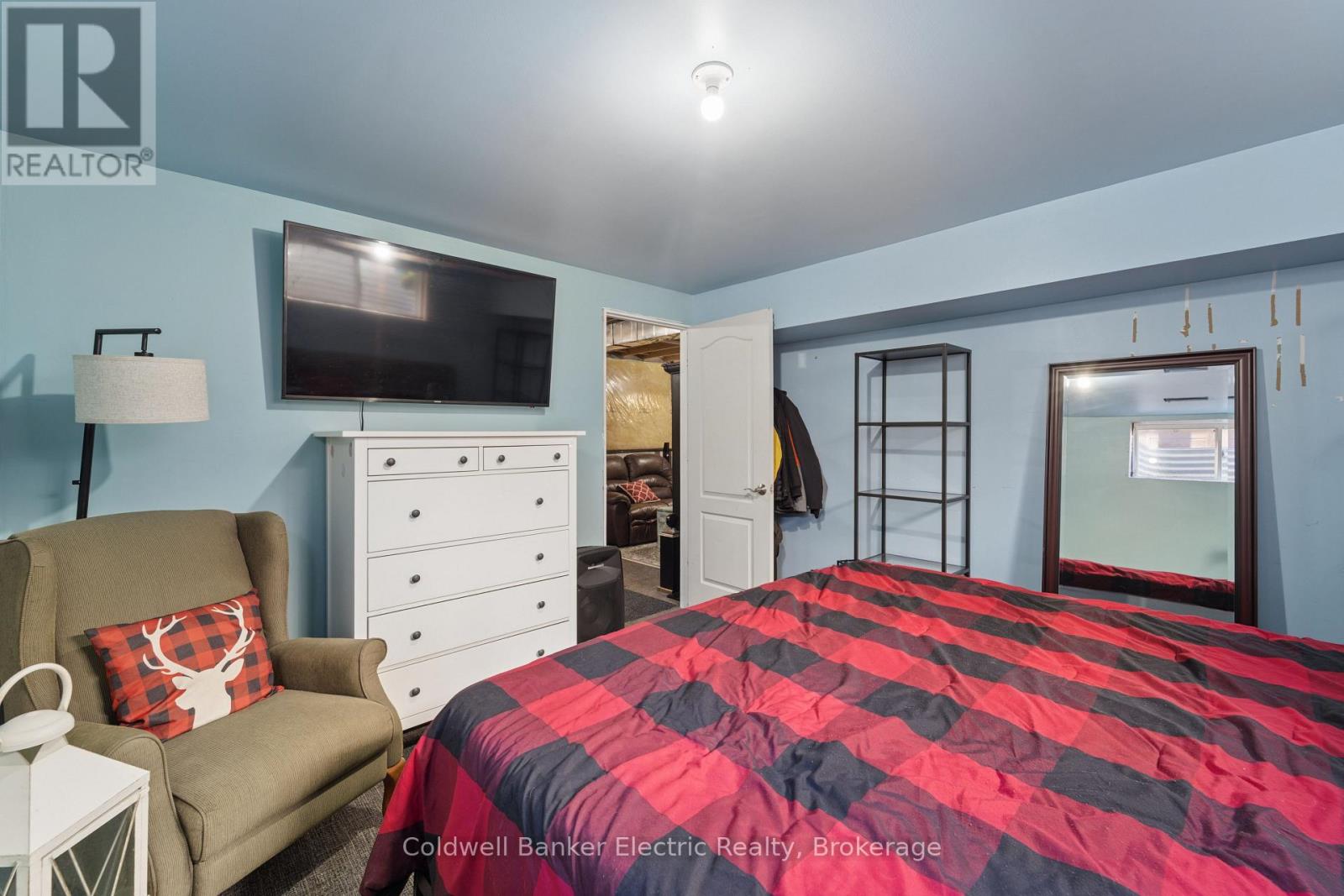 661 CLANCY CRESCENT - Image 32