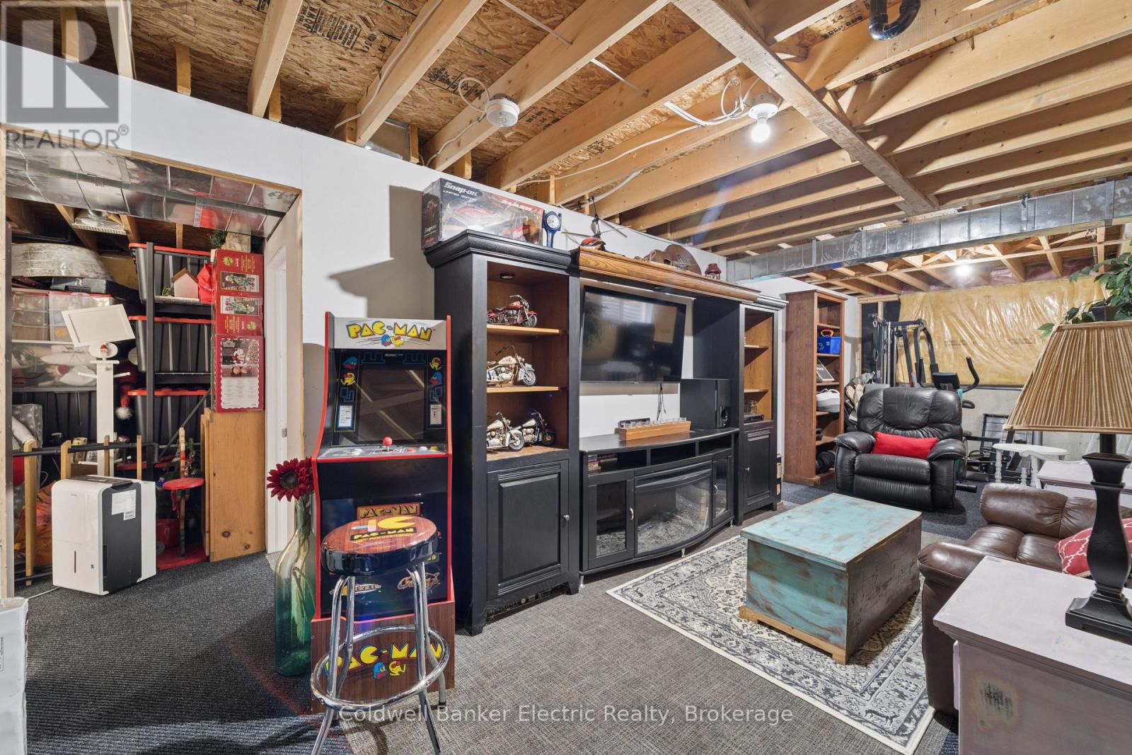 661 CLANCY CRESCENT - Image 35