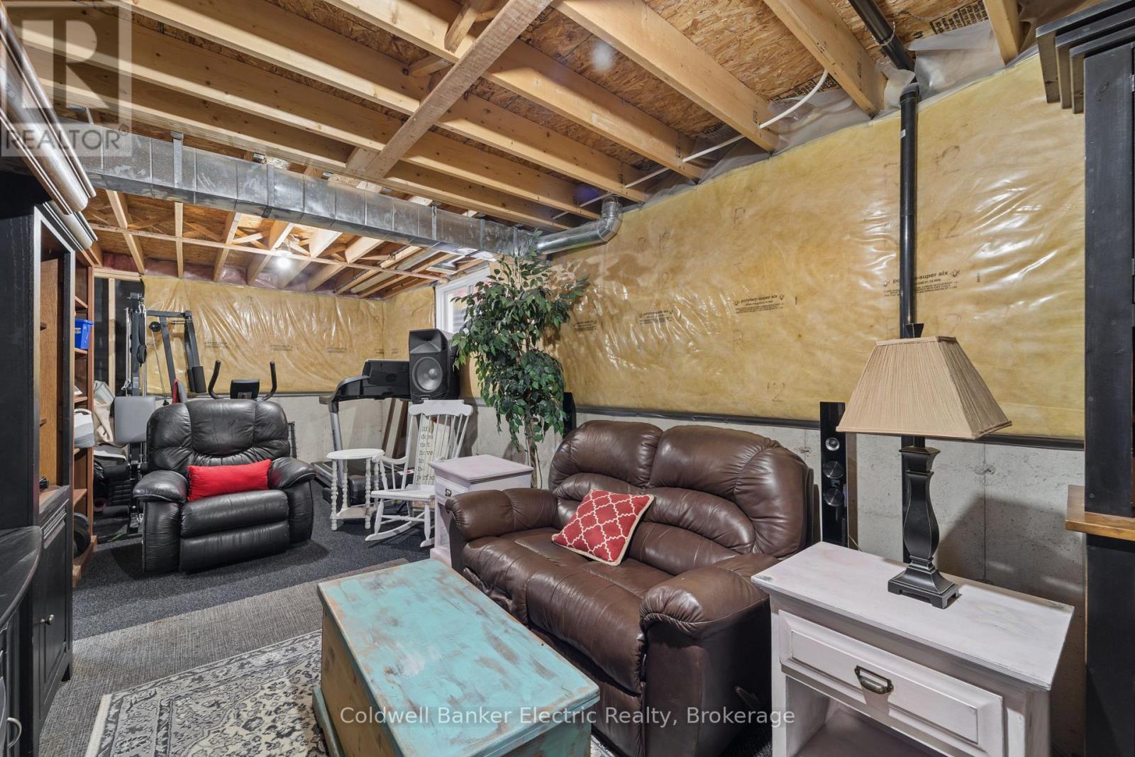 661 CLANCY CRESCENT - Image 36