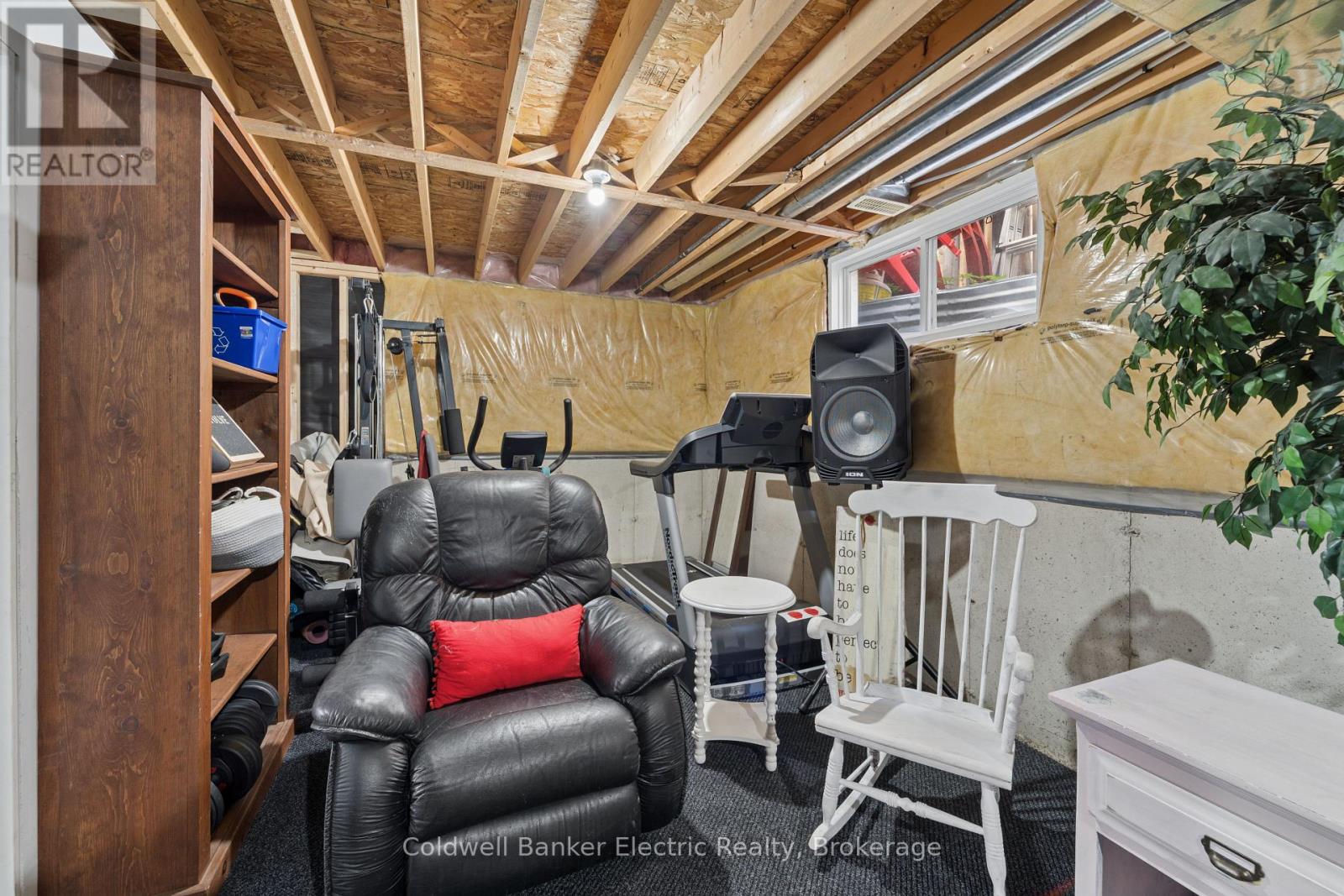 661 CLANCY CRESCENT - Image 37