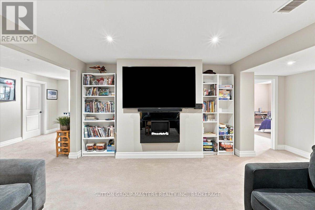 49 ASPEN DRIVE - 23