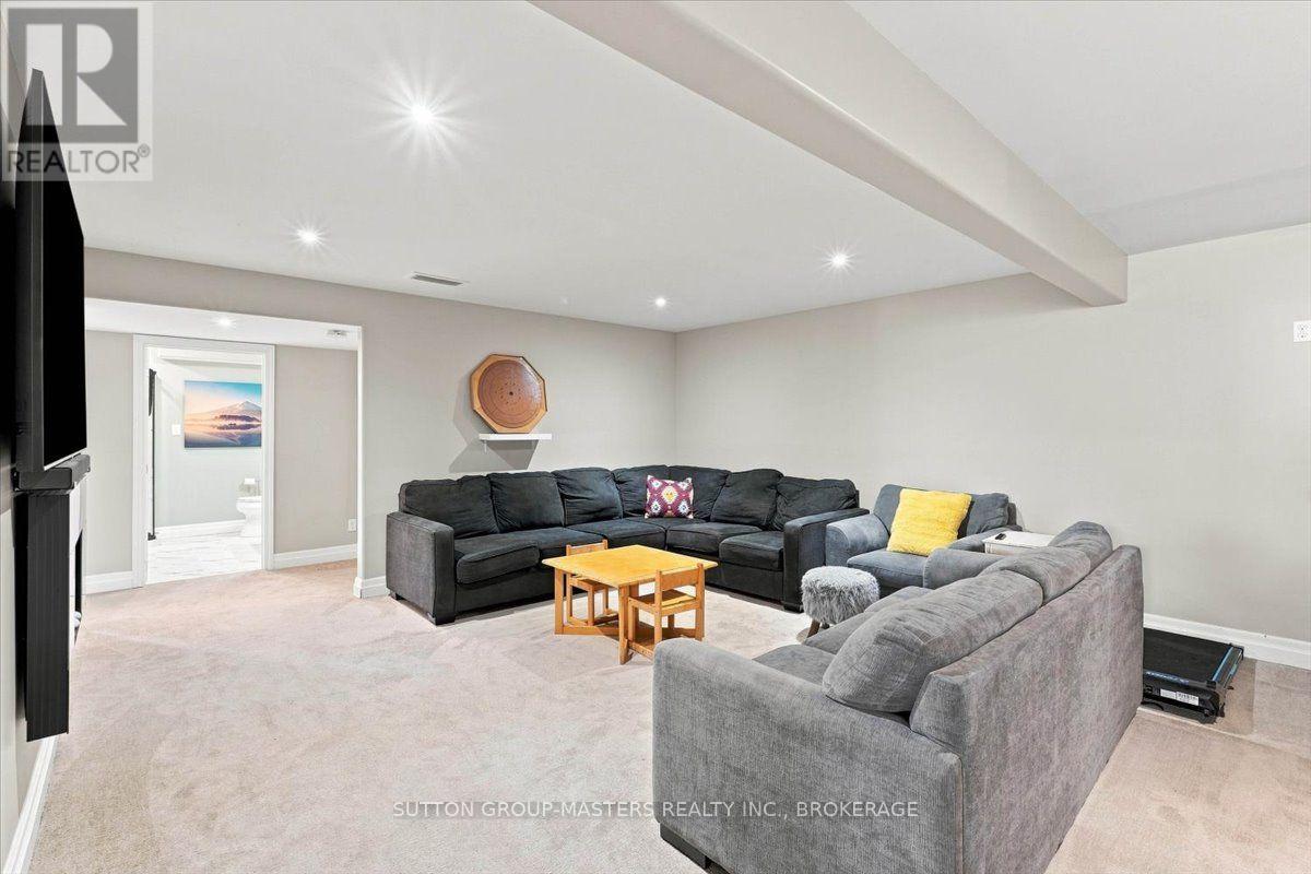 49 ASPEN DRIVE - 25