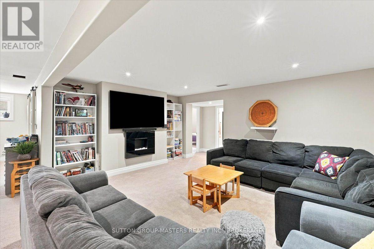 49 ASPEN DRIVE - 26