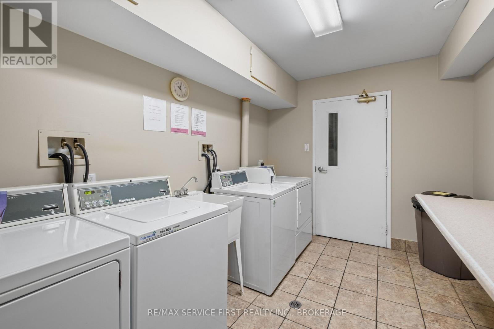 #105 550 TALBOT PLACE - 16