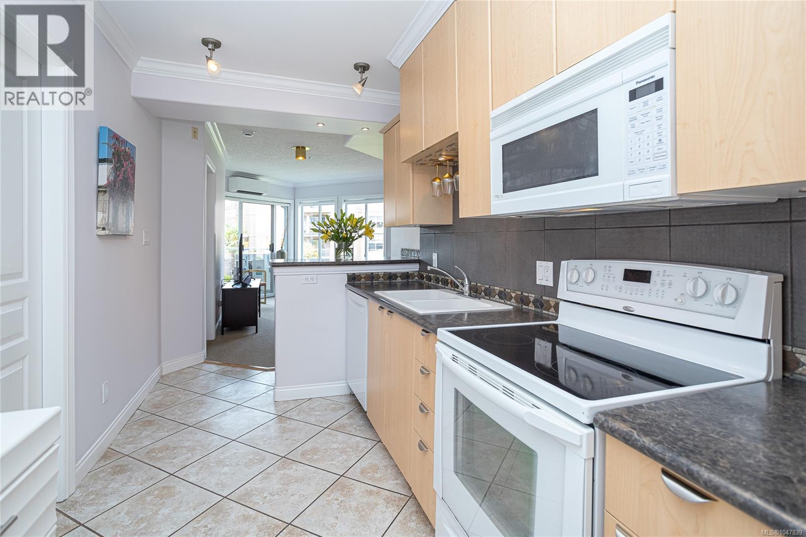 #224 405 Quebec St - Image 10