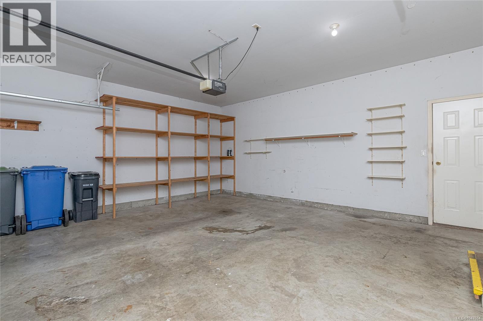 727 Park Pl - Image 20
