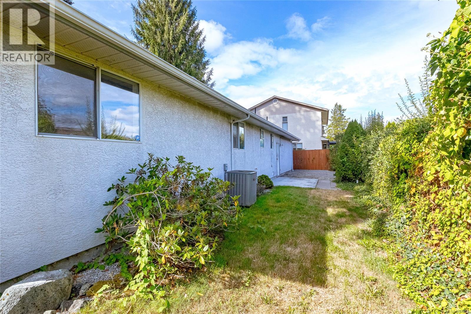 727 Park Pl - Image 26
