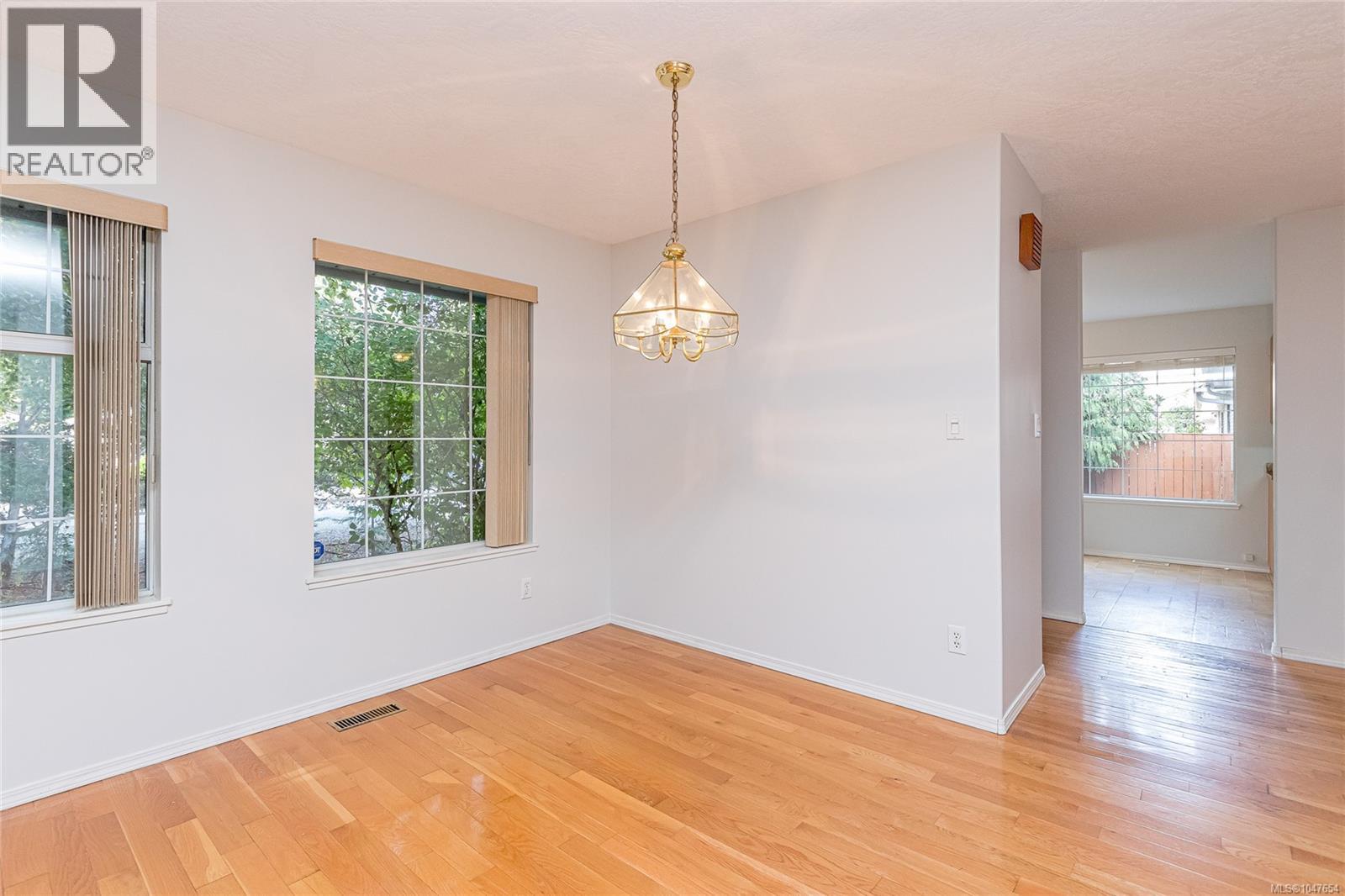 727 Park Pl - 8