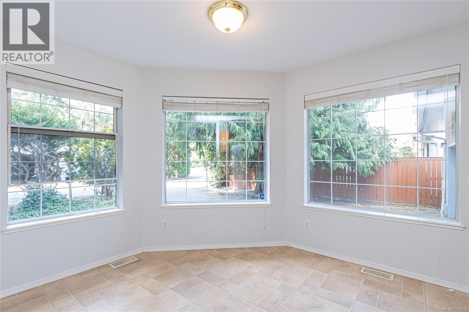 727 Park Pl - 9