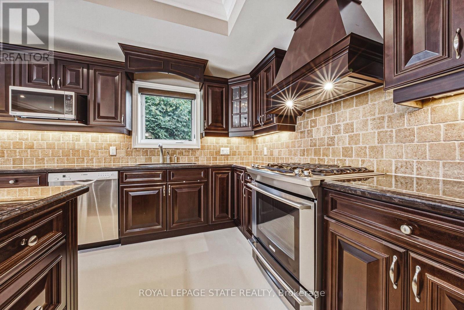 231 PINE COVE ROAD - 11