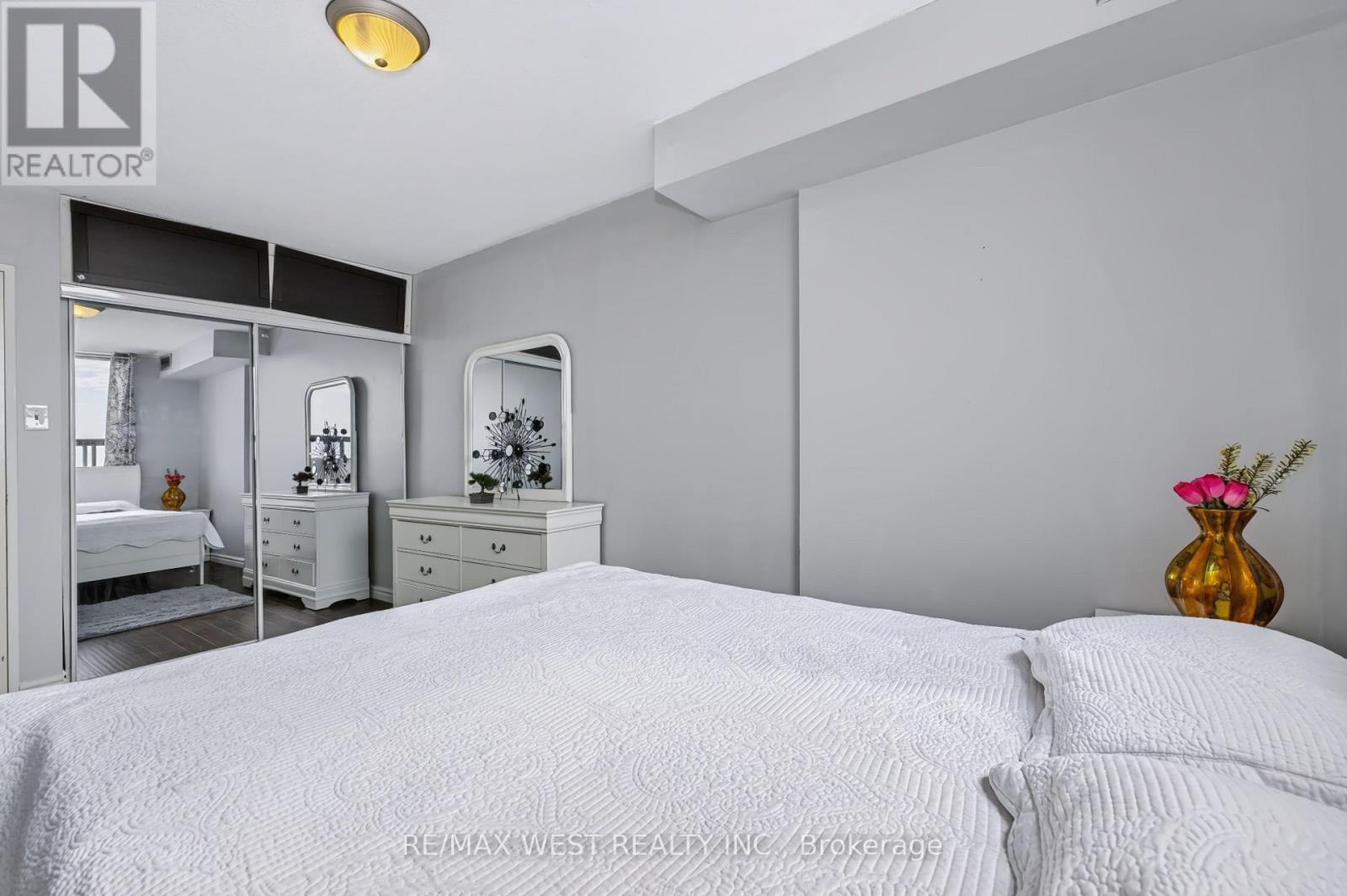 #2307 75 EMMETT AVENUE - Image 33