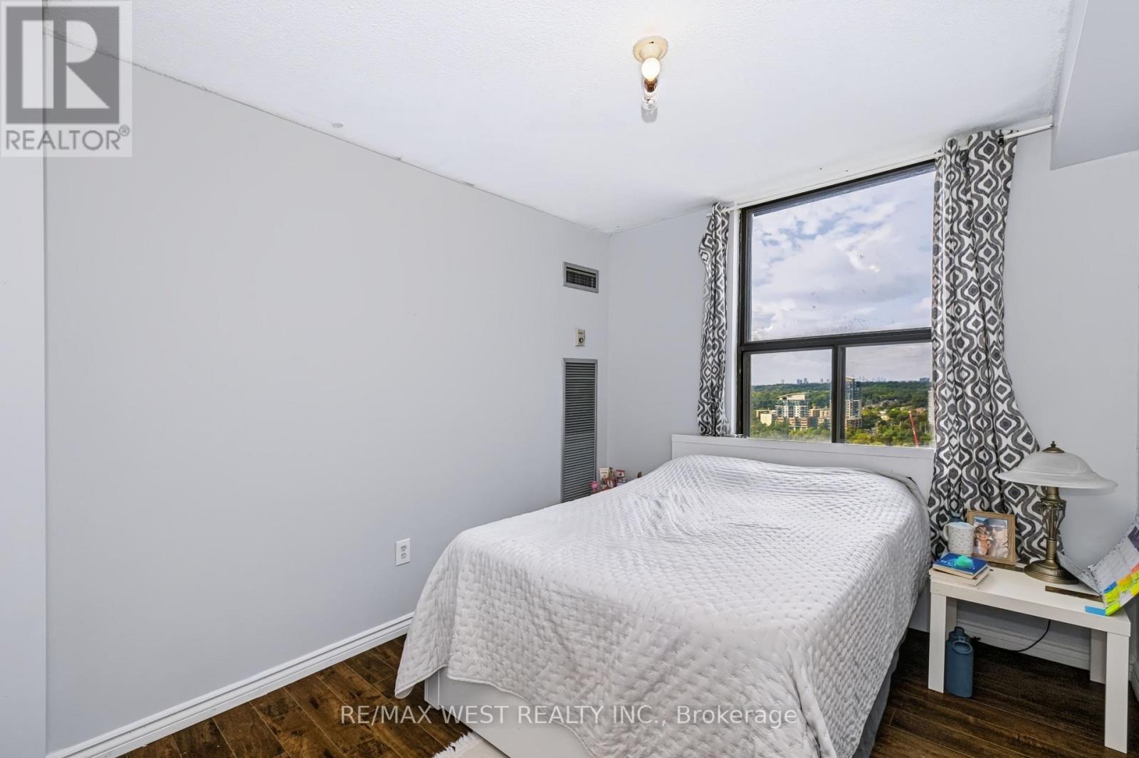 #2307 75 EMMETT AVENUE - Image 37
