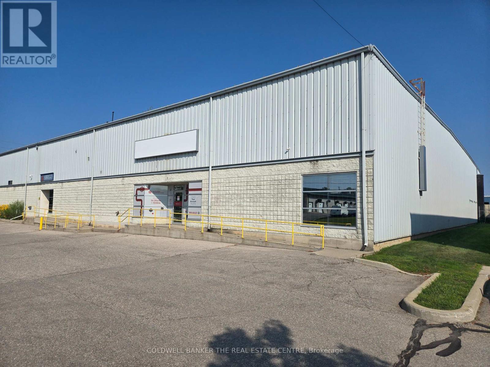 #Unit B 349 Henry Street, Brantford, Ontario, N3S7V6, Brantford, Ontario — photo 2 of 2