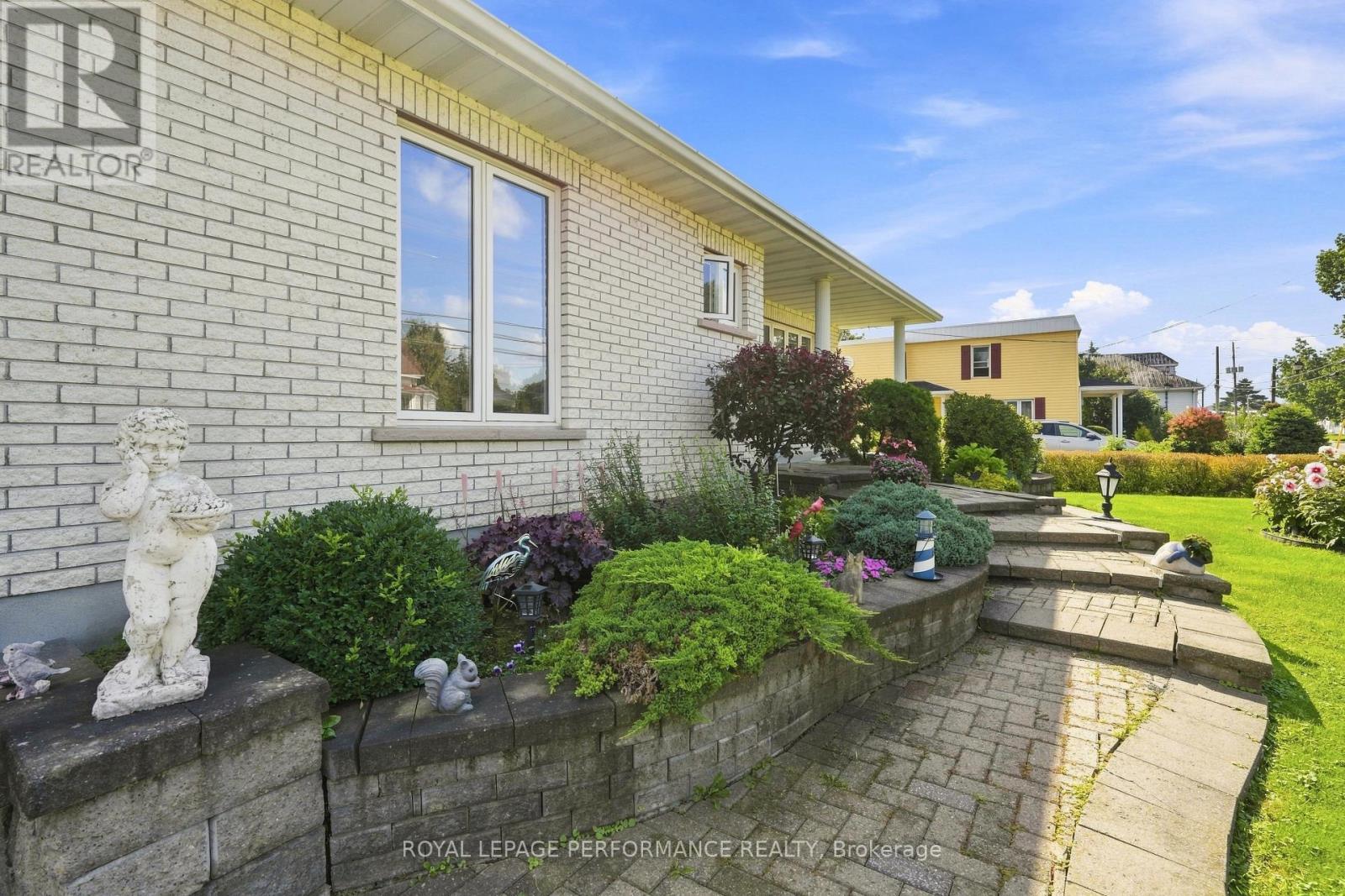 2012 LAJOIE STREET - 3