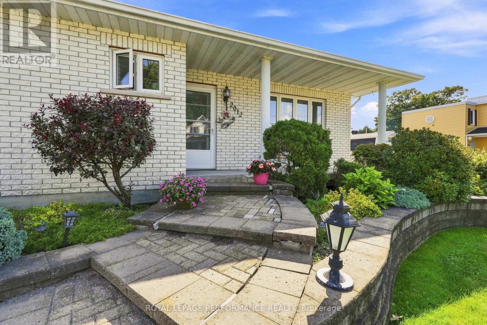 2012 LAJOIE STREET - 4