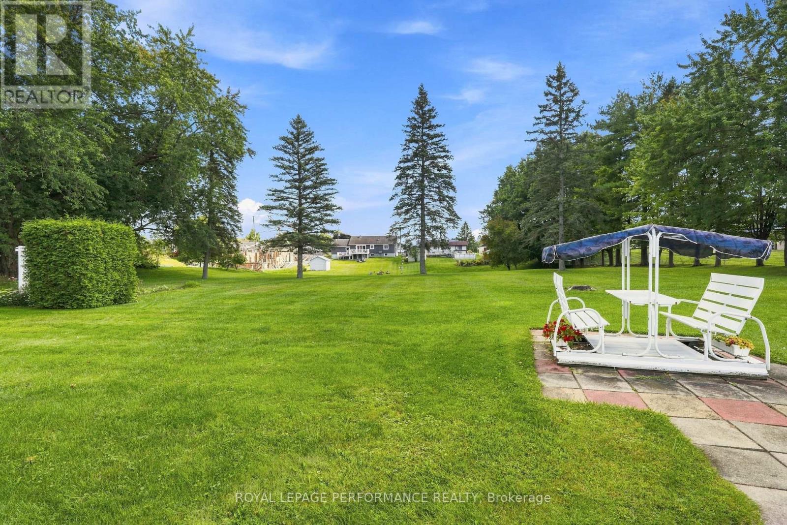 2012 LAJOIE STREET - Image 40