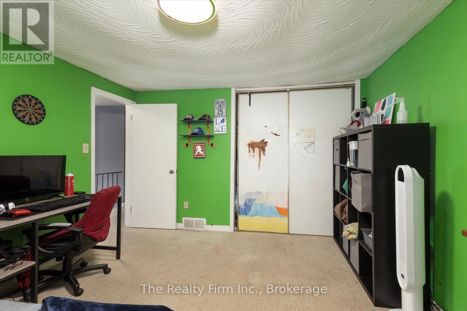 28 NETHERCOTT DRIVE - 16