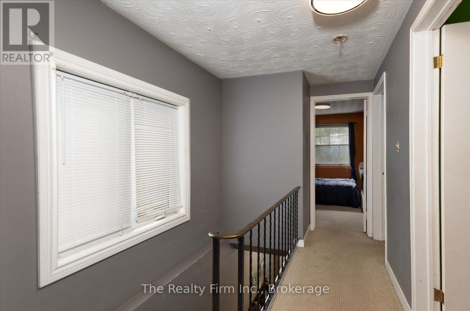28 NETHERCOTT DRIVE - 18
