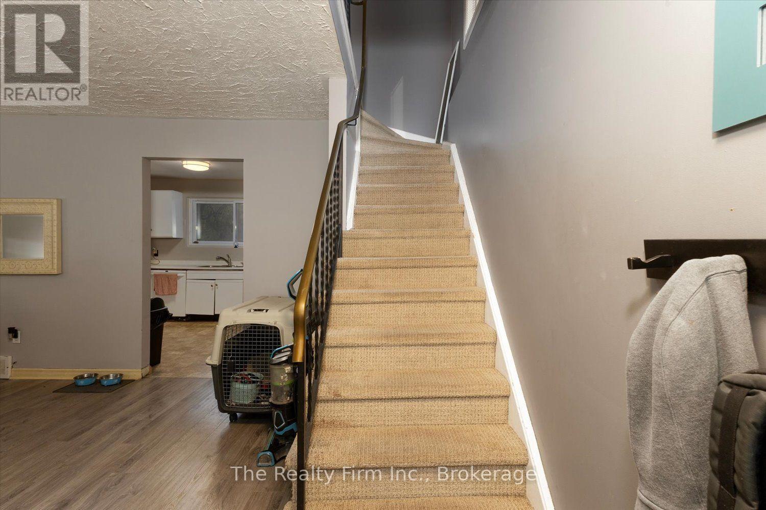 28 NETHERCOTT DRIVE - 6