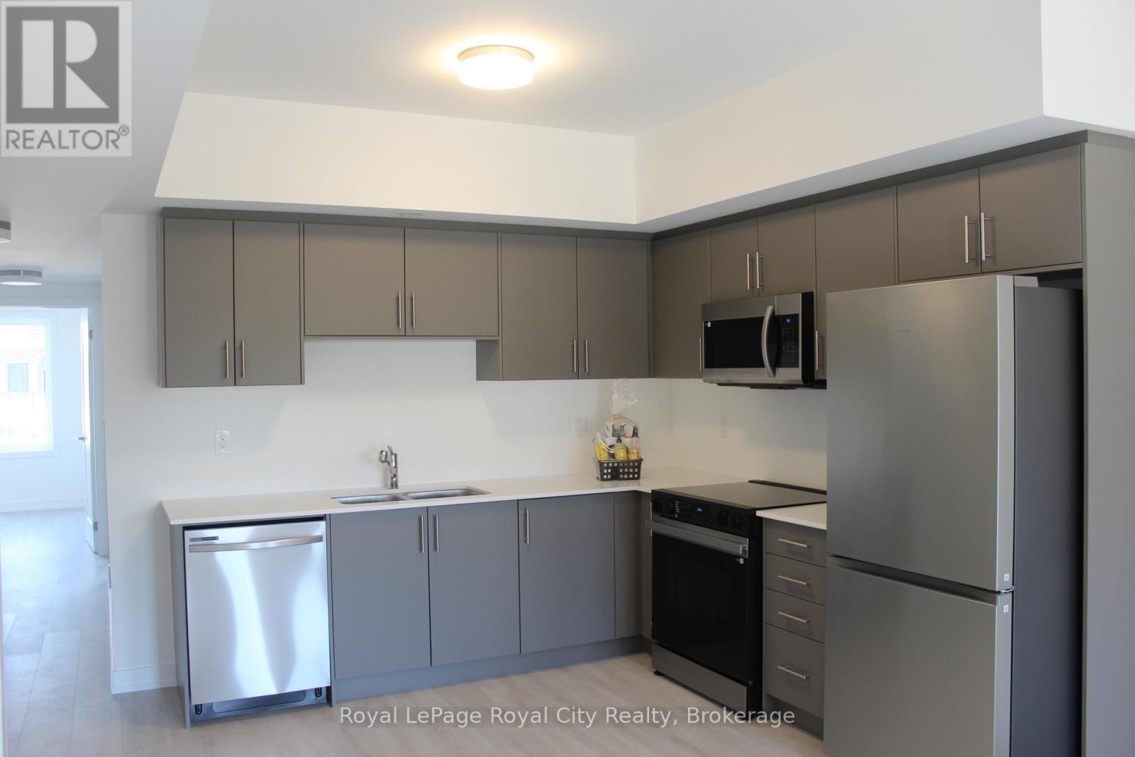 #64 42 Lowes Road West, Guelph (Clairfields/Hanlon Business Park), Ontario, N1G0H6, Guelph (Clairfields/Hanlon Business Park), Ontario — photo 4 of 5