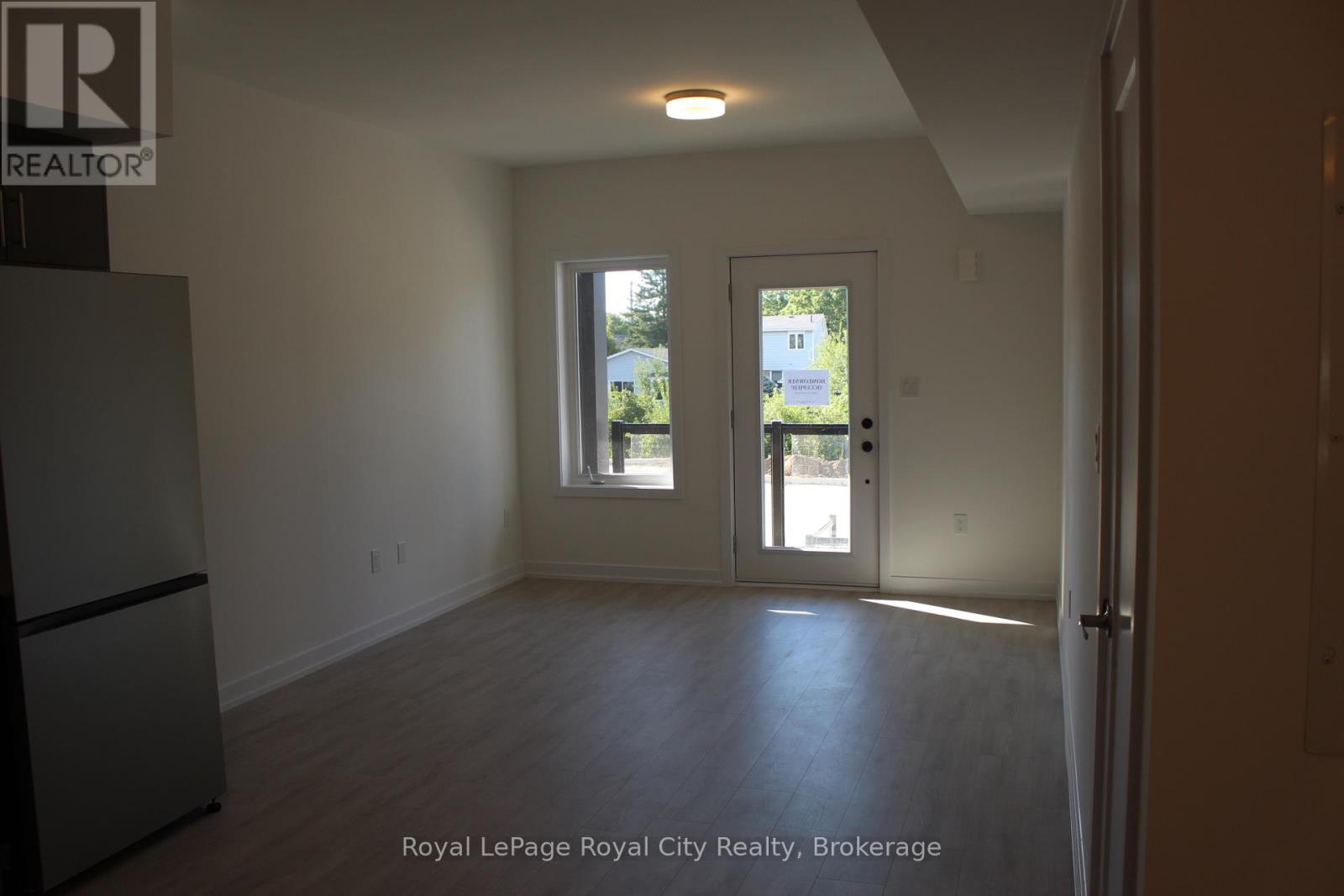 #64 42 Lowes Road West, Guelph (Clairfields/Hanlon Business Park), Ontario, N1G0H6, Guelph (Clairfields/Hanlon Business Park), Ontario — photo 5 of 5
