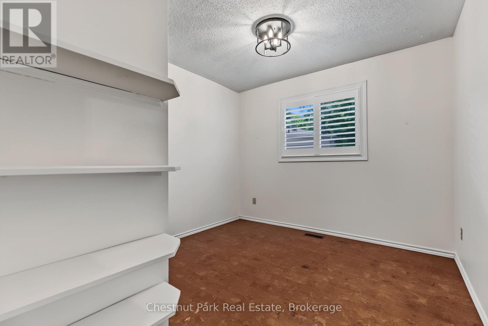 280 8TH AVENUE E - Image 23