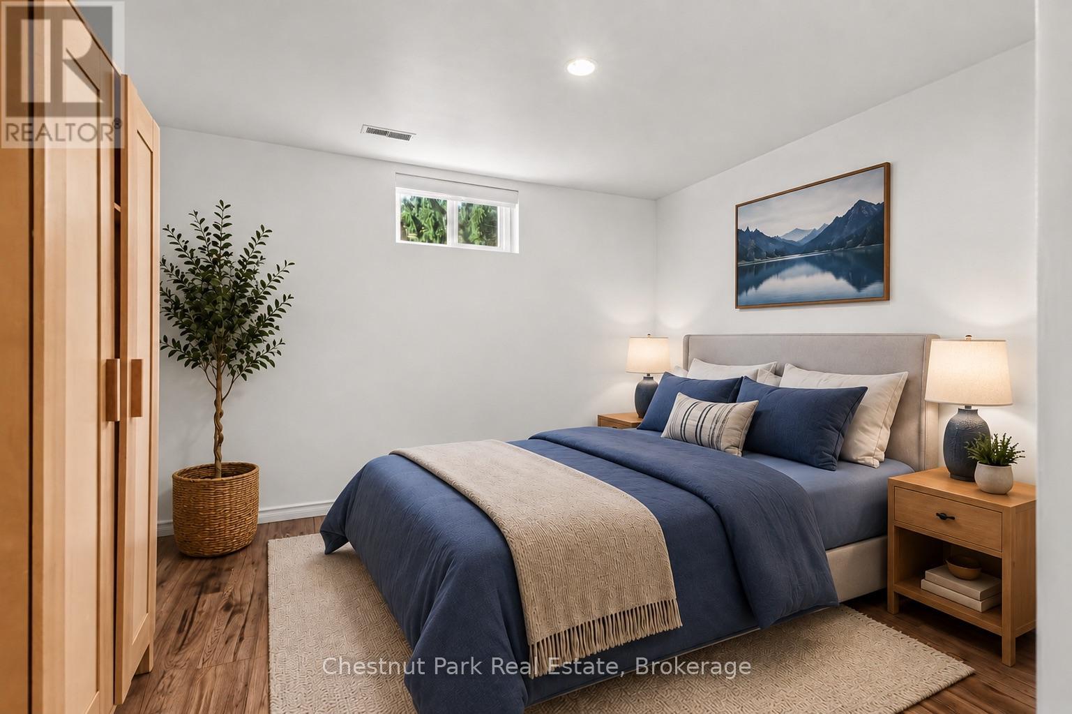 280 8TH AVENUE E - Image 31