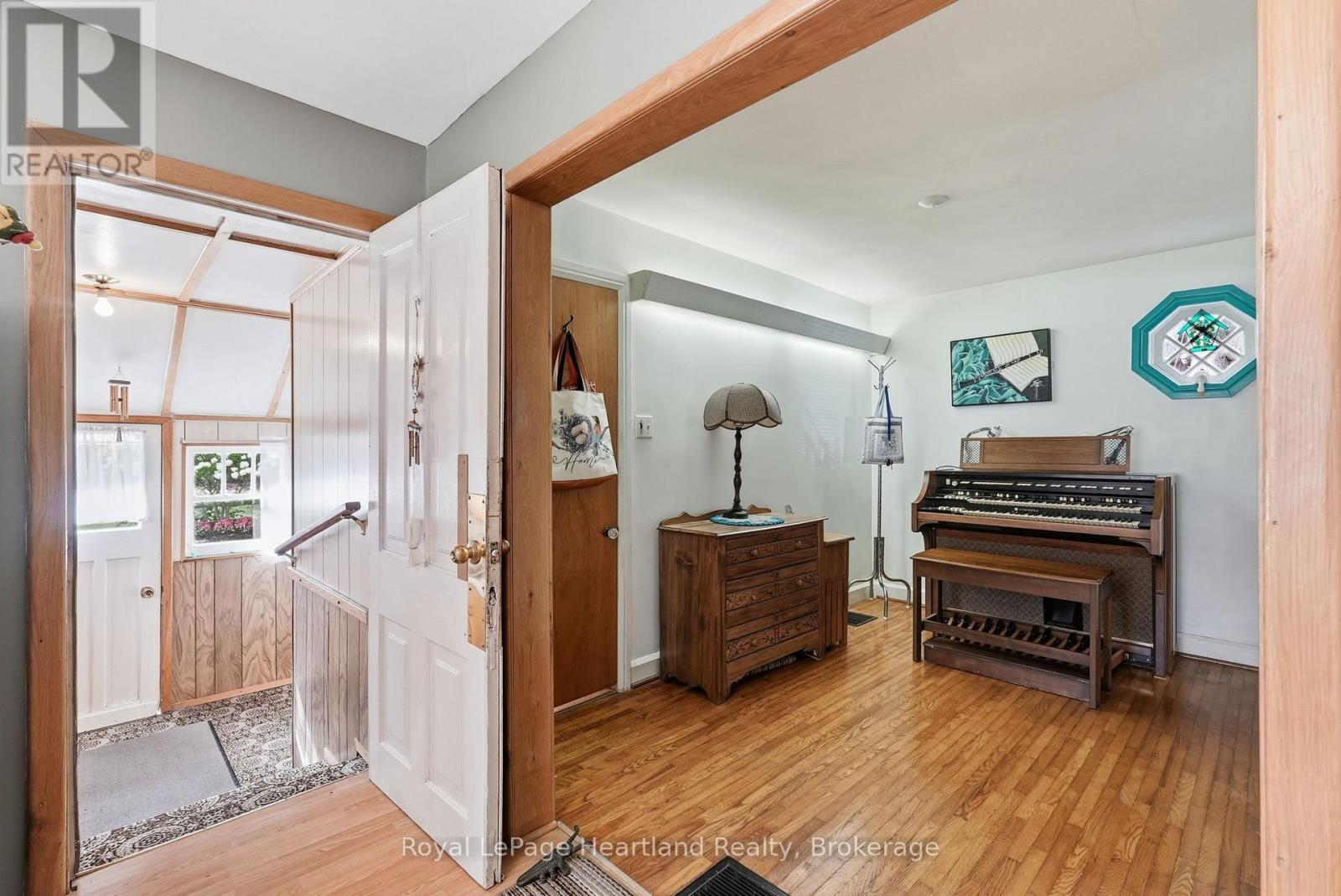 31 LOUISE STREET - 15