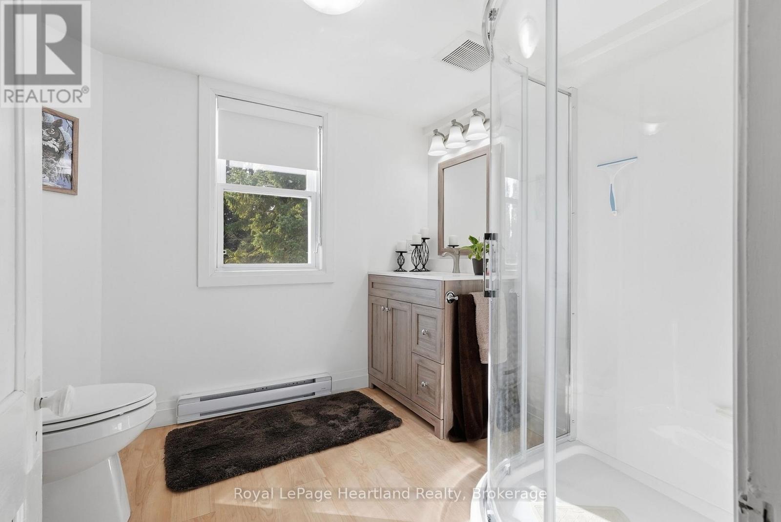 31 LOUISE STREET - 23