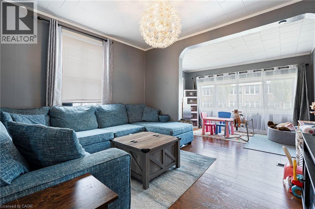 214 JOHN Street - 4