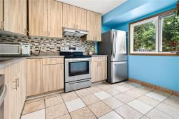 102 Greensboro Square, Winnipeg, MB R3T4L1 Photo 13
