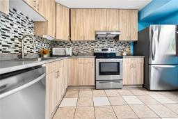 102 Greensboro Square, Winnipeg, MB R3T4L1 Photo 14