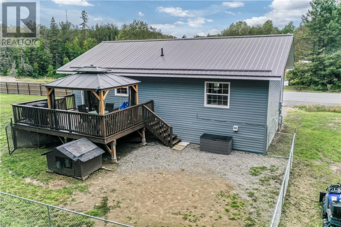 29 Pioneer Street W - 21