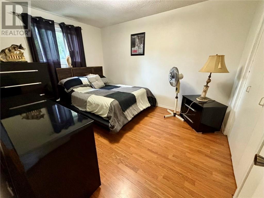 3480 Falconbridge Highway - 13