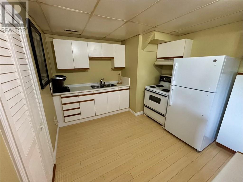 3480 Falconbridge Highway - Image 18