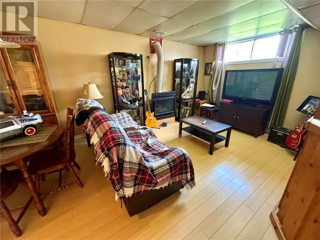 3480 Falconbridge Highway - 20