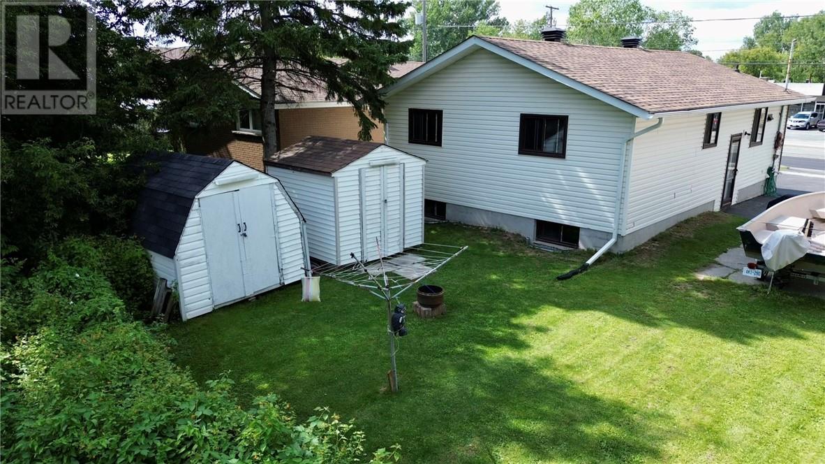 3480 Falconbridge Highway - 3