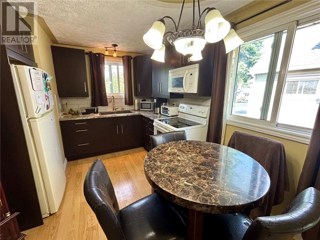 3480 Falconbridge Highway - 8