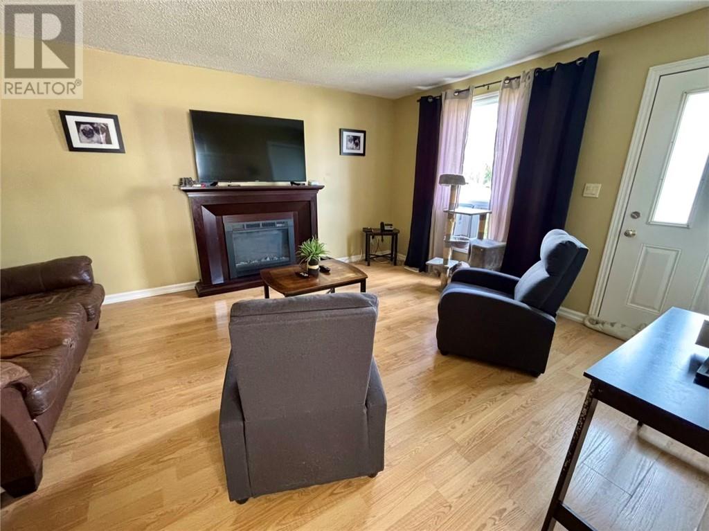 3480 Falconbridge Highway - 9