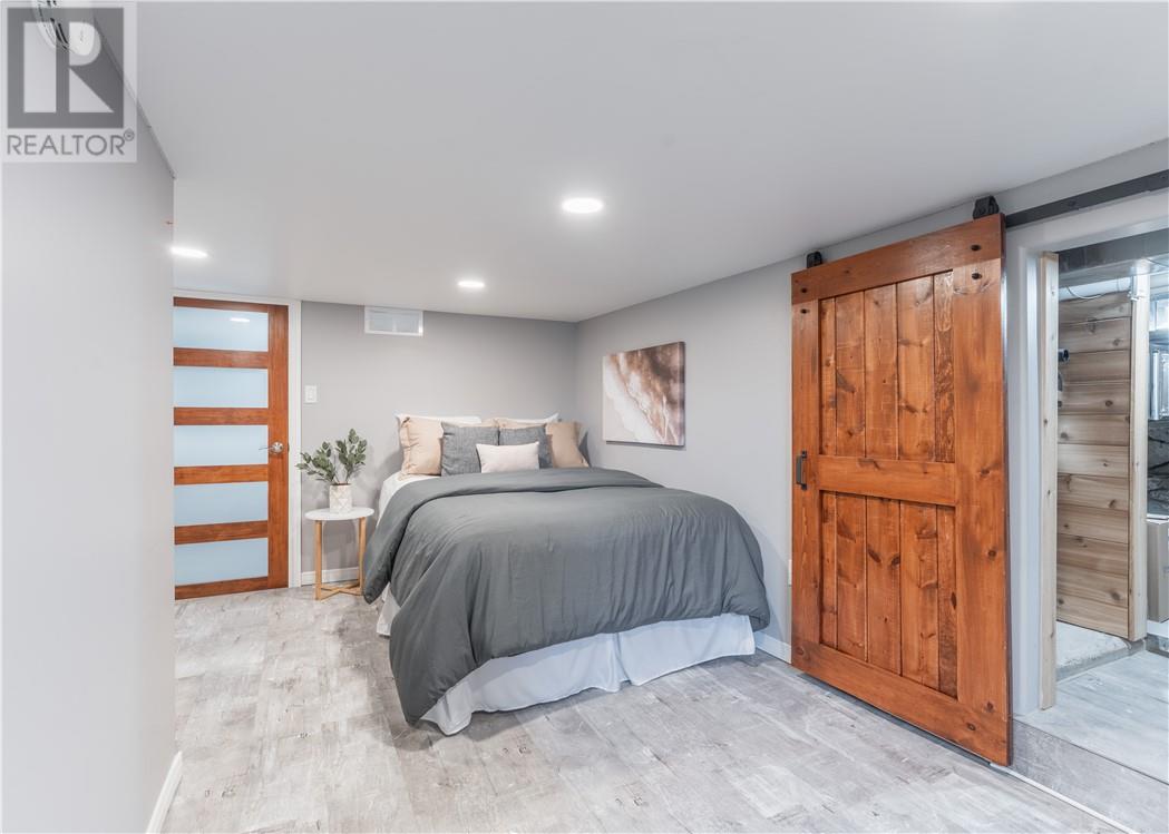168 Nepahwin Avenue - 22